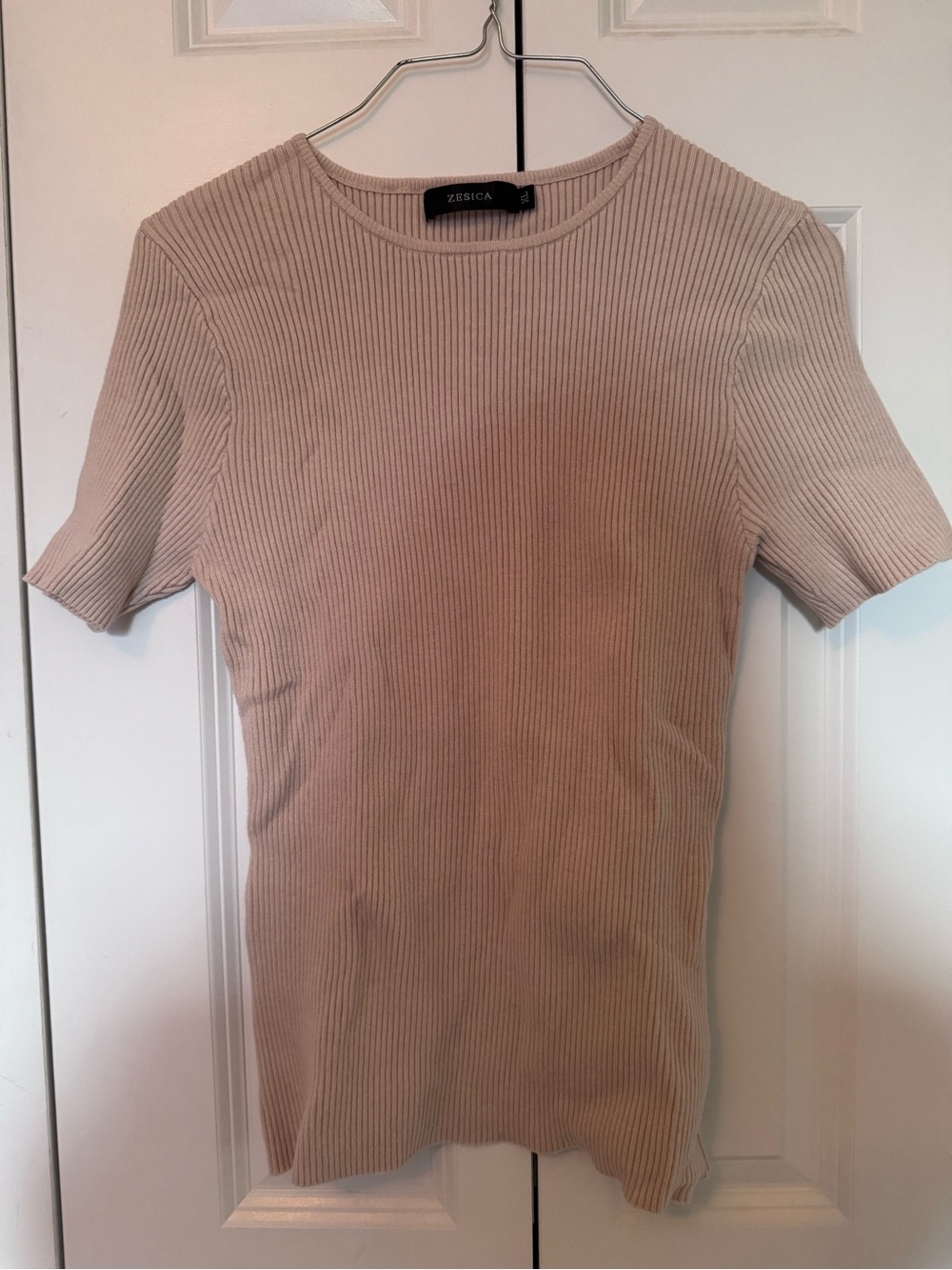 Zessica Short Sleeve Ribbed Tee in Beige